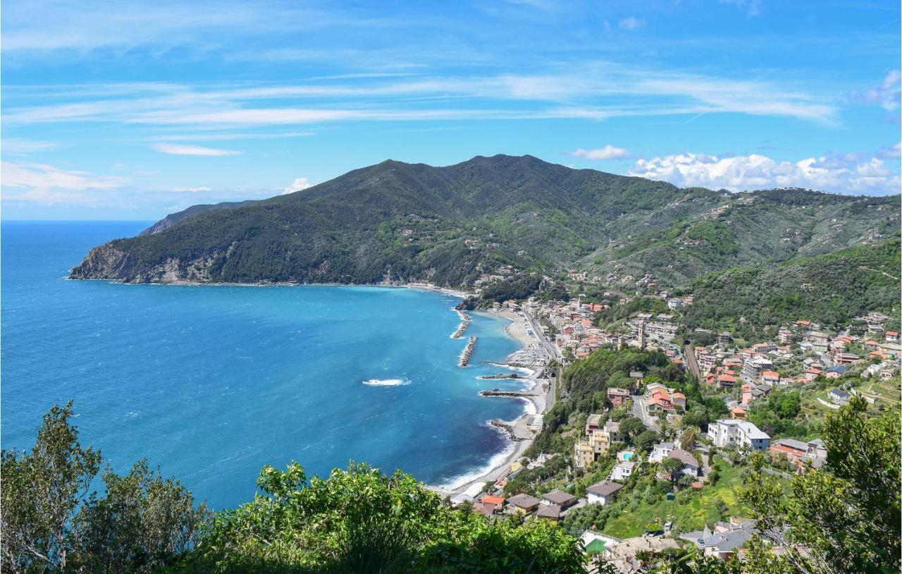 Awesome Home In Moneglia With Kitchen ภายนอก รูปภาพ